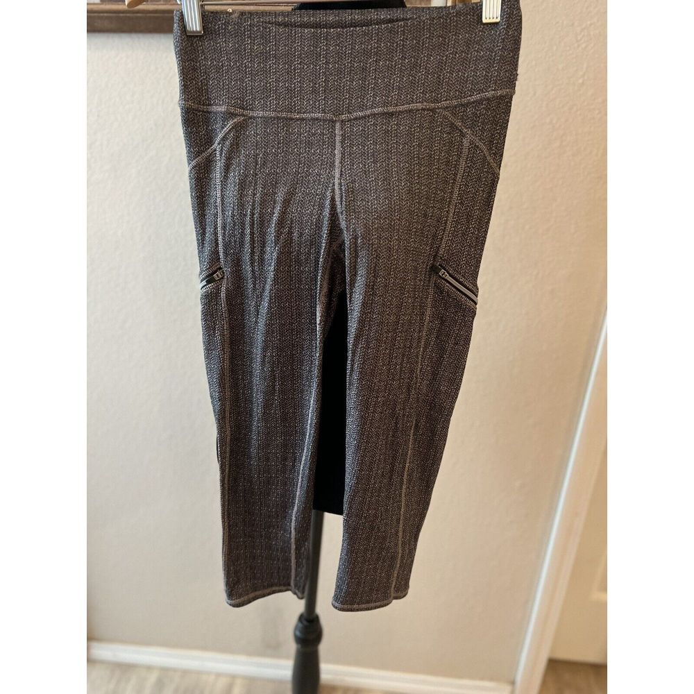 Athleta Gray Herringbone Static Drifter‎ Capri Leggings Women's Small 983305 318